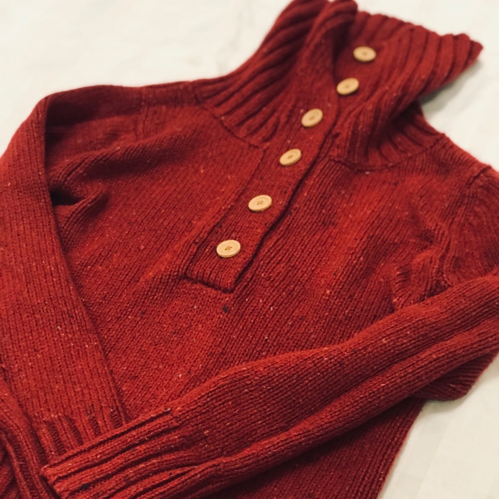 Button accent Turtleneck